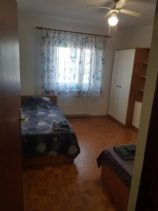 Prostran Apartman Niko - Idealan Za Veliku Obitelj Pula Apartment