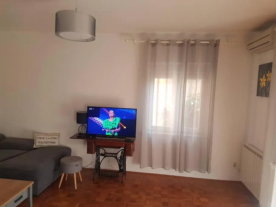 Prostran Apartman Niko - Idealan Za Veliku Obitelj Pula